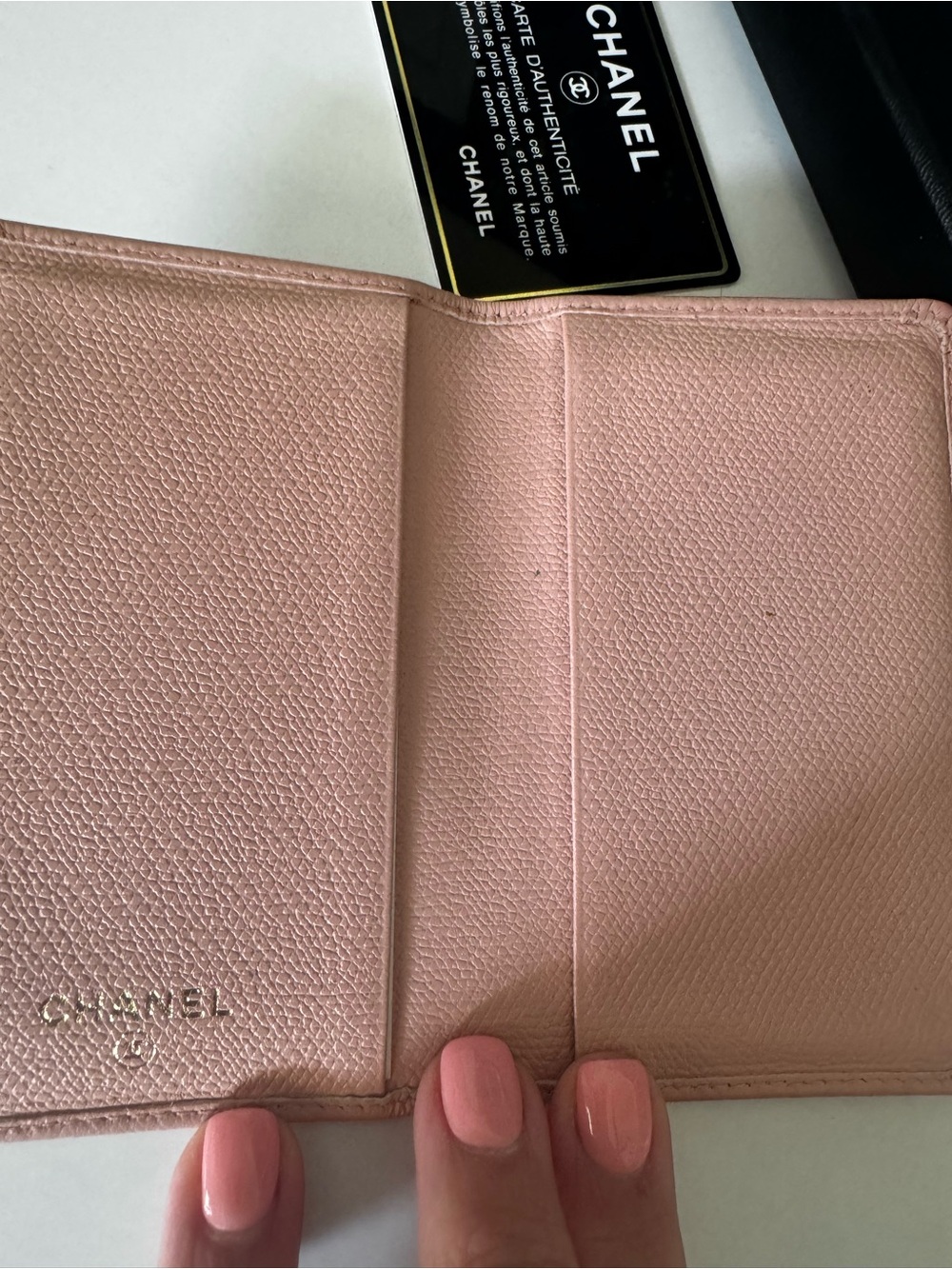 ✨ Authentic CHANEL Pink Caviar Card Holder ✨ - Picture 6 of 9